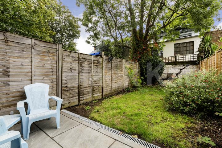 Newly refurbished 1 bedroom Garden property in the popular De Beauvoir Town Buckingham Road, De Beauvoir Town